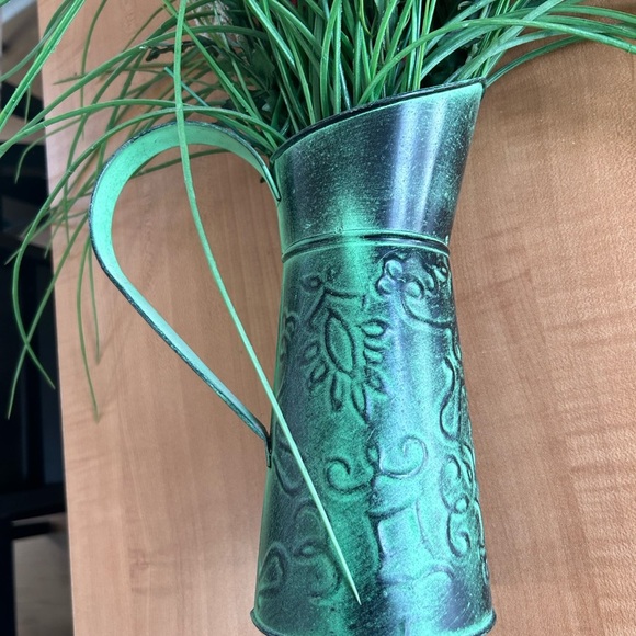 Artificial flowers in a tin pitcher decoration - Picture 4 of 4